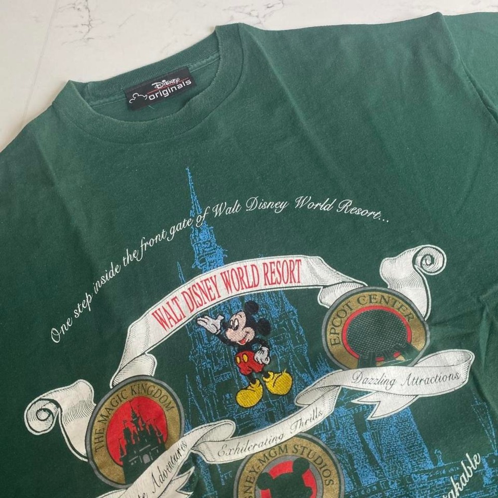 RARE Vintage 90s Walt Disney World Resort T-Shirt‎ L/XL Embroidered  Made in USA